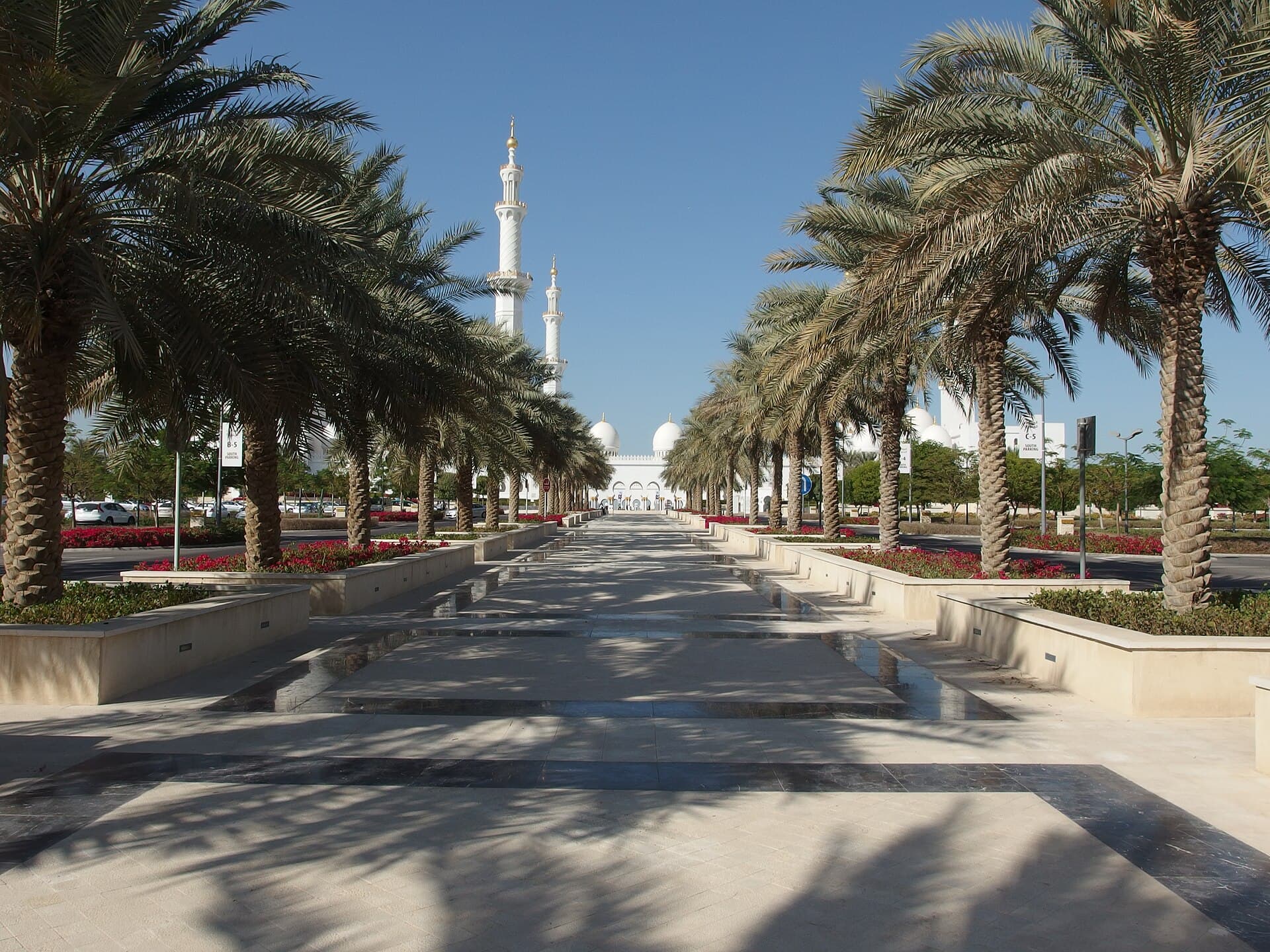 Abu Dhabi — representative scenery